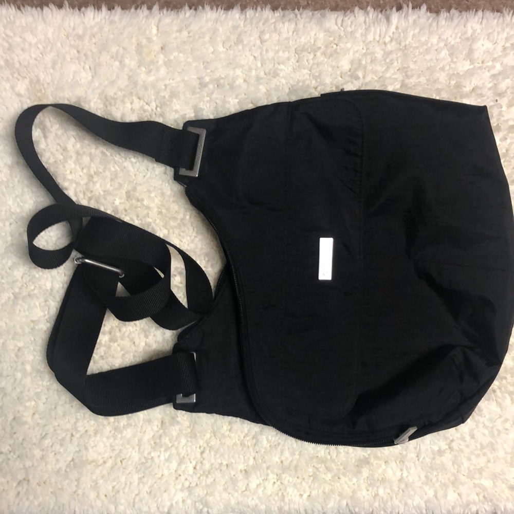 Baggallini black purse